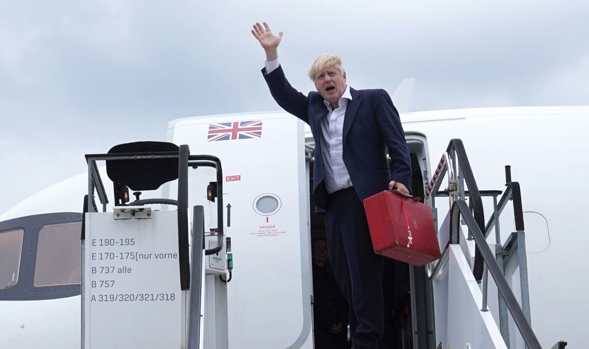 'Furieux!'  Boris fait face à un défi du Cabinet après que Wallace a appelé à une augmentation du budget de la défense