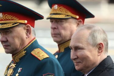 Le mystère ébranle Poutine en tant que commandant militaire russe "pas vu depuis des semaines" avec un moral dans le chaos
