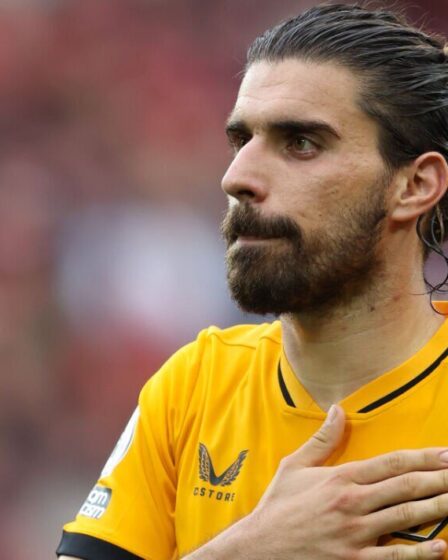 Le patron de Barcelone, Xavi, "appelle la cible de transfert d'Arsenal et de Man Utd, Ruben Neves"