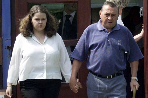Papa Geoff et Helen à l'enquête d'Andrea en 2001