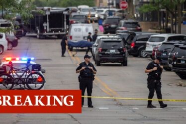 Fusillade à Chicago: la police nomme Bobby Crimo III comme "personne d'intérêt" dans l'attaque du 4 juillet