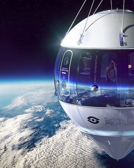 Le rival de SpaceX dévoile un vaisseau spatial `` ballon '' pour transporter les touristes au bord de l'espace