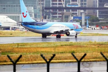 TUI émet un avertissement de voyage pour les touristes britanniques alors que le chaos dans les aéroports se poursuit pendant l'été