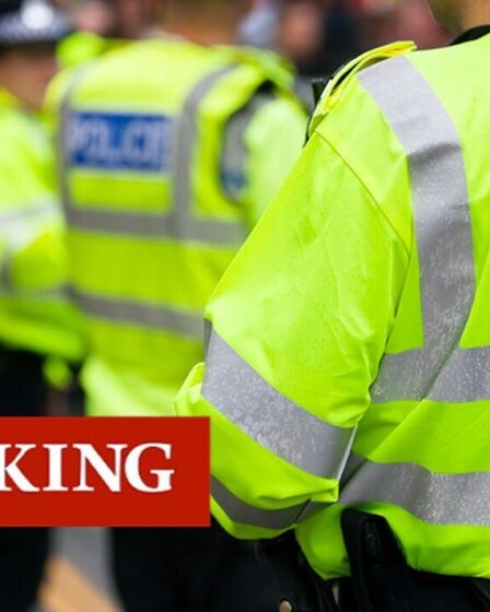 Une femme transportée d'urgence à l'hôpital après avoir reçu une « balle dans le dos » dans le sud-est de Londres