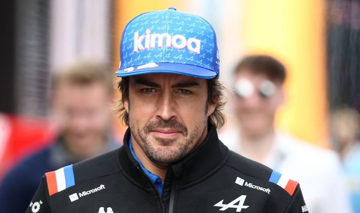 Alpine confirme le remplacement de Fernando Alonso alors que le transfert d'Oscar Piastri de McLaren est bloqué