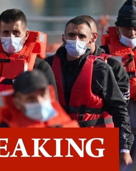 Derniers migrants de la Manche: plus de 500 traversées au cours du week-end alors que les bateaux se dirigent vers Douvres