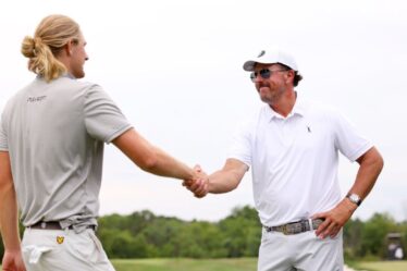 Phil Mickelson en guerre avec la PGA alors qu'un procès suggère un «plan de recrutement de joueurs» de golf LIV