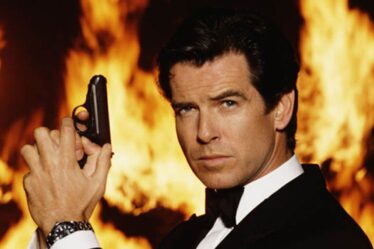 Pierce Brosnan a déclaré de quel James Bond il était «intimidé» dans un bel hommage