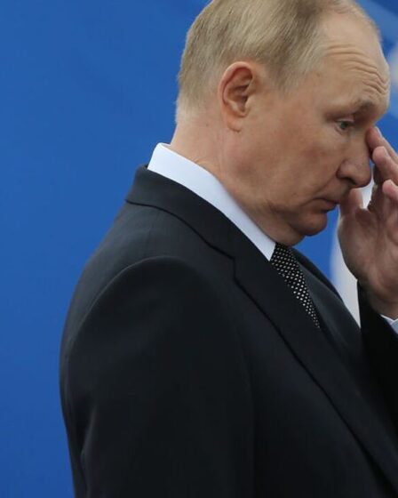 Poutine humilié alors que les troupes se rebellent après l'explosion d'une base en Crimée et "refusent d'aller se battre"