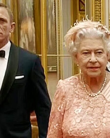 Daniel Craig « tremblait » en train de filmer un sketch de Bond avec la reine « Corgis partout »