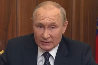 "Les mensonges de Poutine": Keegan appelle au calme après un discours russe "concernant"