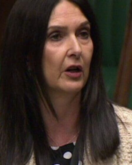 L'ex-députée du SNP Margaret Ferrier évite la prison après avoir été condamnée pour violation des règles de Covid