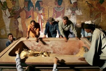 Percée en Égypte alors que les experts soupçonnent que Néfertiti est cachée dans la tombe de Toutankhamon