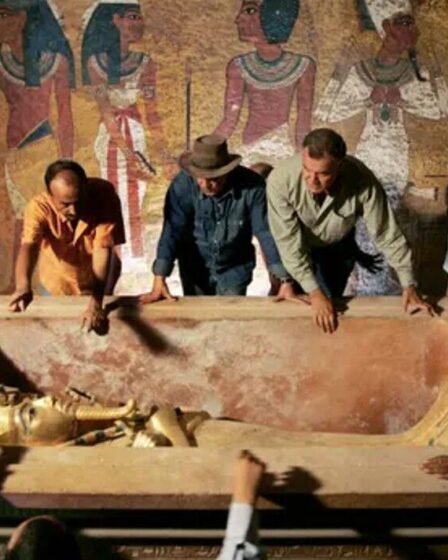 Percée en Égypte alors que les experts soupçonnent que Néfertiti est cachée dans la tombe de Toutankhamon