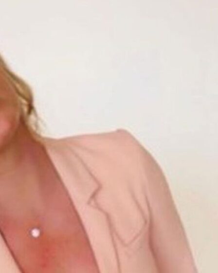 Britney Spears fait sensation avec une photo de chambre nue alors qu'elle défie à nouveau ses fils dans un article classé X