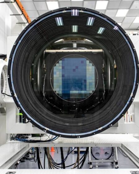 Des astronomes dévoilent le plus grand appareil photo numérique au monde capable de repérer une balle de golf à 15 miles