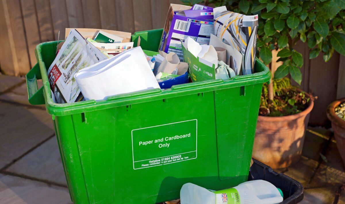 Huit ménages sur dix ne recyclent pas les articles de base - comme la nourriture et le papier