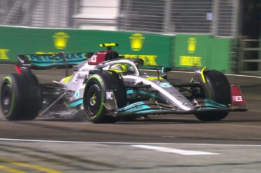 Lewis Hamilton gronde les ingénieurs de Mercedes lors du Grand Prix de Singapour
