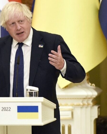 « Mieux vaut appeler Boris ! »  L'Ukraine semble approuver Johnson pour le poste de Premier ministre dans la course pour remplacer Truss