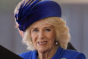 Camilla envoie son premier tweet personnel en tant que reine après avoir été "profondément émue" à la réception