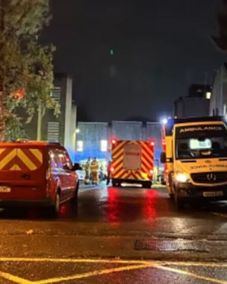 Les services d'urgence se précipitent pour aider les blessés après une fuite de produits chimiques à l'hôpital du Hampshire