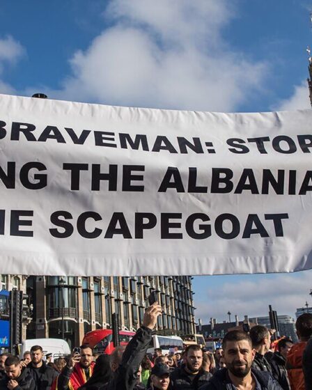 Un albanais révèle comment il a "blagué" son chemin à travers le système d'immigration britannique