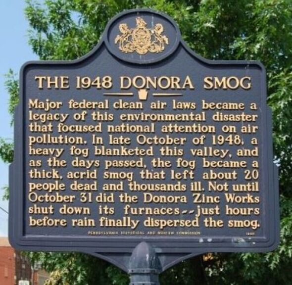 Un panneau commémorant le smog Donora de 1948