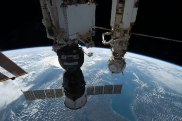 La Russie s'apprête à envoyer un navire de sauvetage vers l'ISS après que des cosmonautes se soient retrouvés bloqués par une fuite de capsule