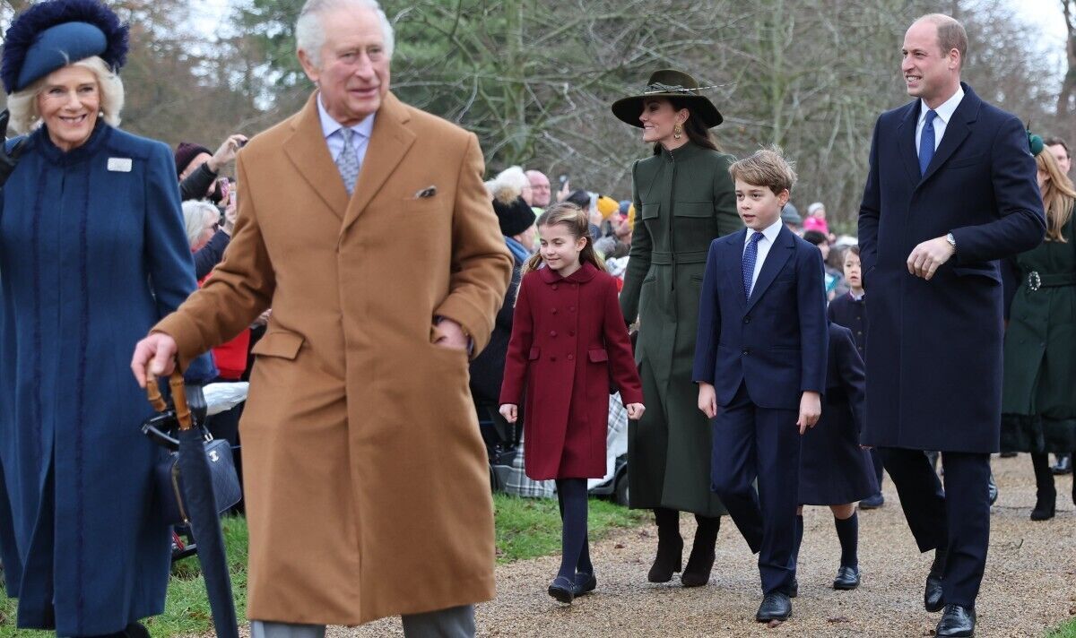 L'adulte George refuse de tenir la main de William alors qu'il conduit les enfants du Pays de Galles à l'église