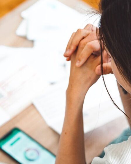 L'économie britannique se redresse mais "les travailleurs faiblement rémunérés sont confrontés à un triple coup d'inflation"