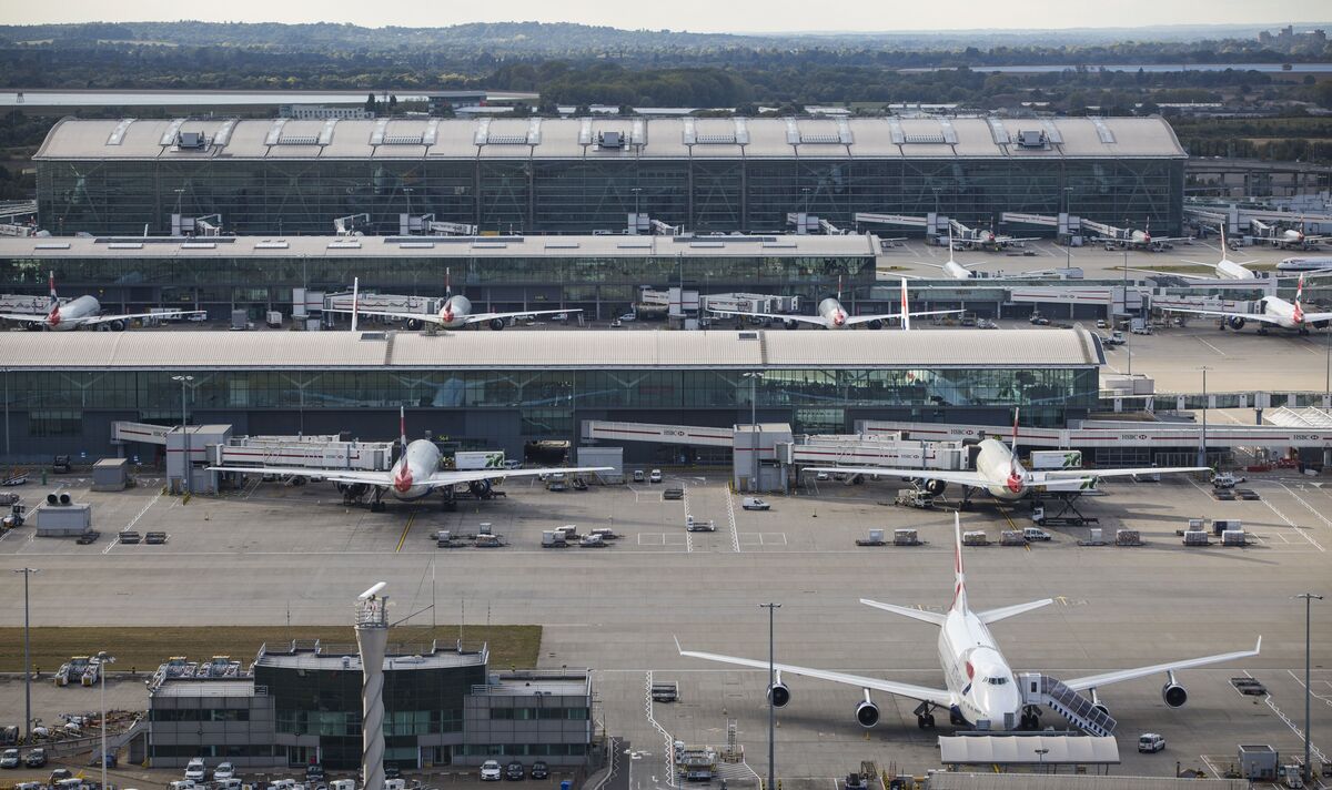Les aéroports britanniques augmentent les frais de stationnement à l'approche de Noël