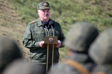 Loukachenko déplace les troupes biélorusses dans des «zones désignées» lors d'un contrôle de préparation au combat de choc