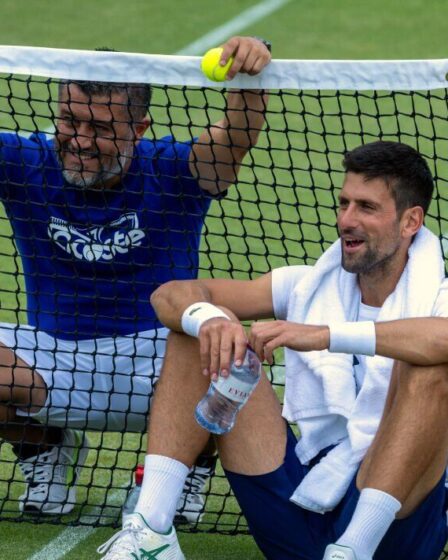 Novak Djokovic se sépare du physio lors d'un changement de dernière minute avant la campagne de l'Open d'Australie