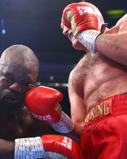 Tyson Fury se bat contre une blessure au coude alors que le visage de Derek Chisora ​​est laissé en désordre lors du triomphe de TKO