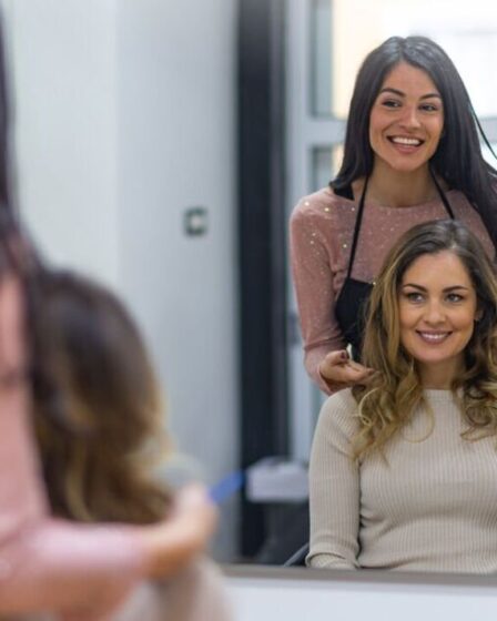 Un expert en coiffure partage 3 coiffures "obsolètes" que les femmes de 40 ans et plus devraient éviter - "vous vieillir instantanément !"