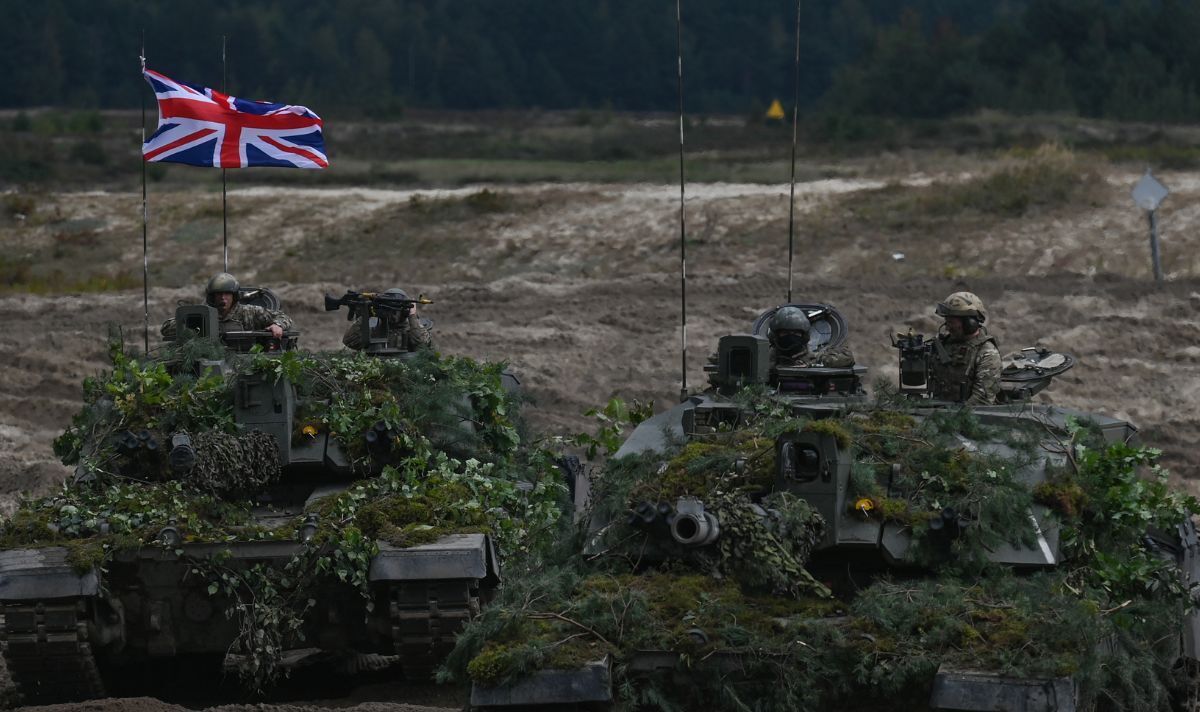 L'Ukraine s'apprête à une accélération "significative" de la guerre alors que des experts britanniques forment les équipages de chars Challenger