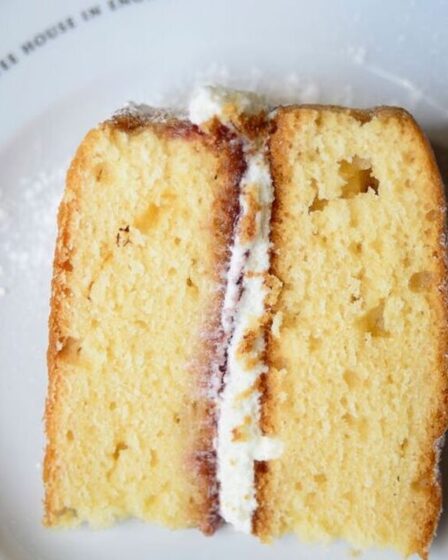 La culture du gâteau au bureau comparée au tabagisme passif, 26 % des Britanniques étant étiquetés comme obèses