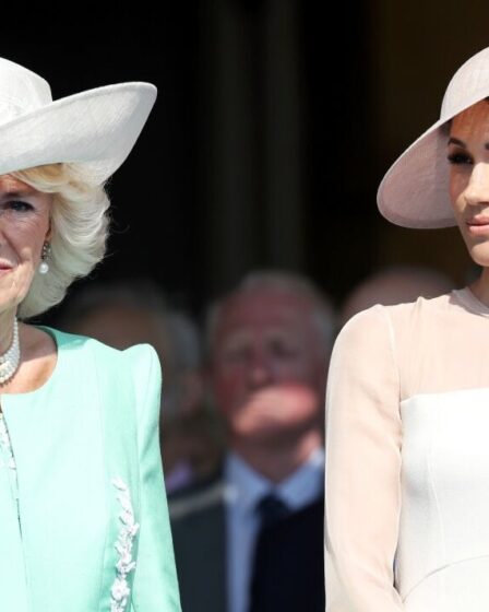 La reine Camilla sort pour le Nouvel An avec un puissant clin d'œil à Meghan Markle en tenue