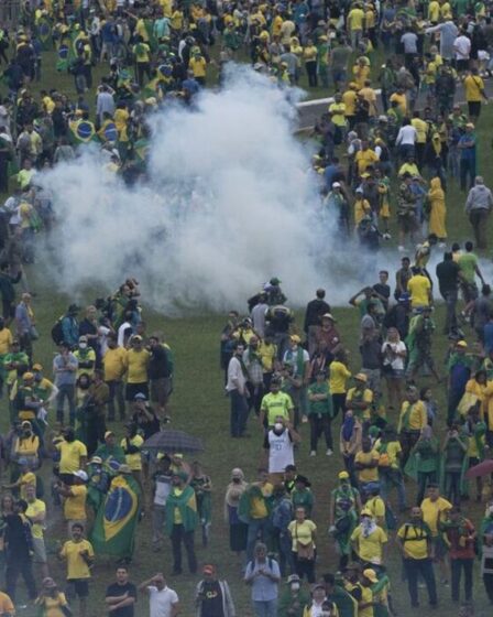 Macron déclare que "la volonté du peuple brésilien doit être respectée" alors que 400 personnes ont été arrêtées lors de manifestations