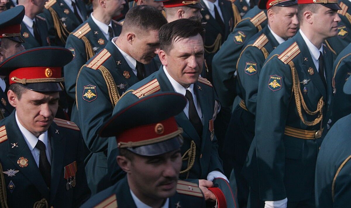 Poutine humilié alors que les troupes russes votent pour rentrer chez elles lors d'un scrutin militaire secret