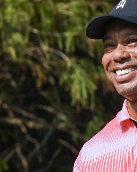 Dans la vie de Tiger Woods impliquant un traumatisme de la parole, une dépendance sexuelle, la religion et une fortune de 1 milliard de livres sterling