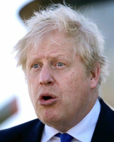 Boris critiqué pour son hypocrisie à propos de l'intervention du Brexit, mais Sunak a reçu l'ordre de tenir tête à l'UE