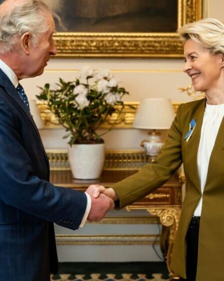 La rencontre d'Ursula von der Leyen avec le roi Charles après l'accord sur le Brexit était "à sa demande"