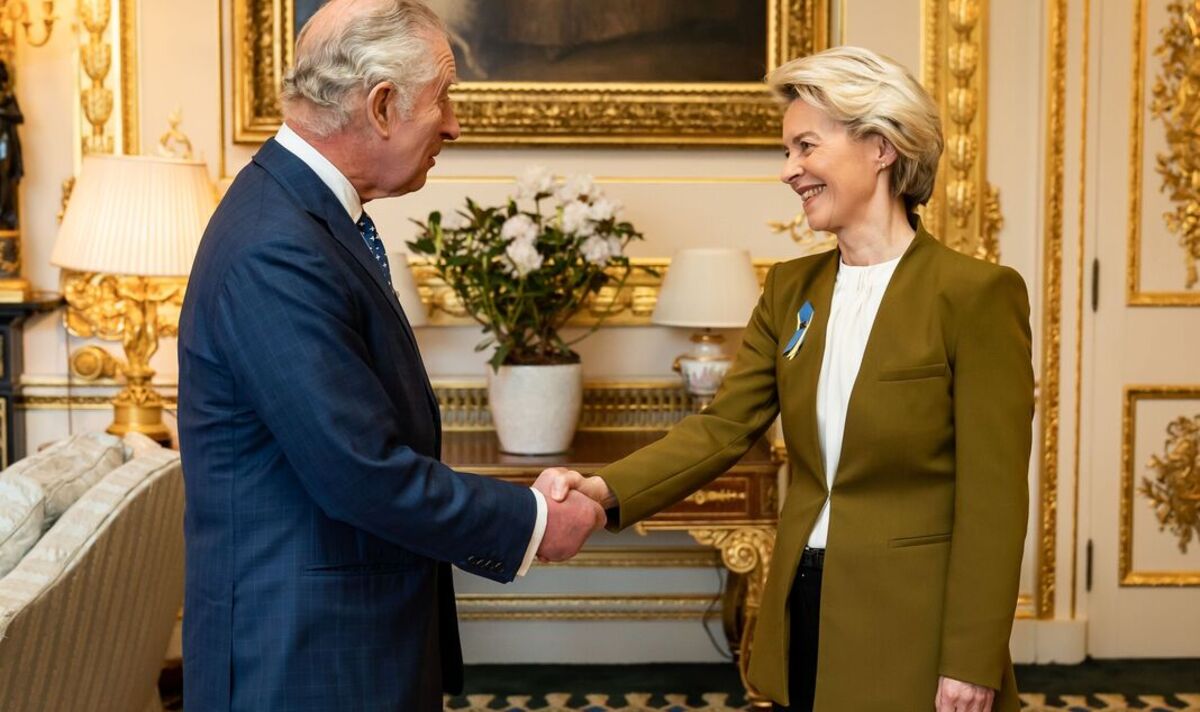 La rencontre d'Ursula von der Leyen avec le roi Charles après l'accord sur le Brexit était "à sa demande"