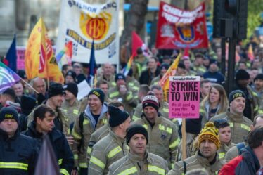 Les pompiers annulent les grèves après avoir conclu un accord à la onzième heure pour obtenir une augmentation de salaire
