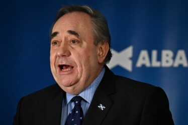 Salmond dit que les gens "rient" de Sturgeon à propos de sa réforme du genre "incohérence trébuchante"