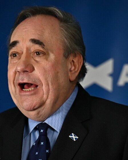 Salmond dit que les gens "rient" de Sturgeon à propos de sa réforme du genre "incohérence trébuchante"
