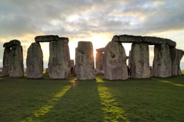 La théorie du «calendrier antique» de Stonehenge est démystifiée après que les experts ont réévalué les preuves