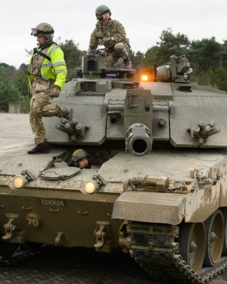 La Grande-Bretagne défend l'envoi de matériel militaire ukrainien après la menace nucléaire de Poutine