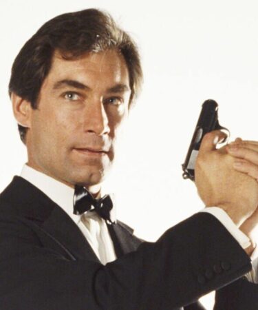 La star de James Bond, Timothy Dalton, a appris la dure réalité avant d'abandonner le rôle de 007